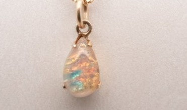 14KYG CHAIN AND OPAL PEAR