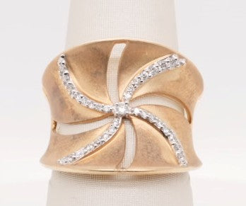 14K YG .20 CTW GHI, SI DIAMOND GIANTTI RING