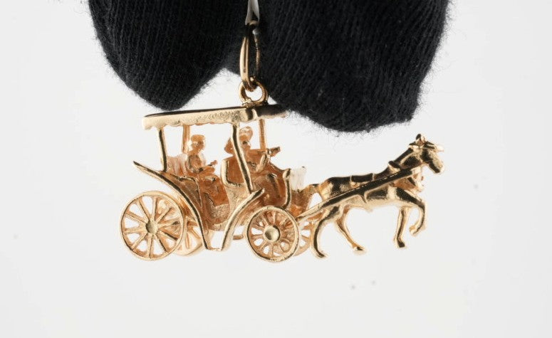 14K YG HORSE AND CARRIAGE CHARM