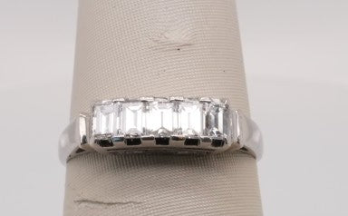 PLATINUM BAND BGTS 0.70CTW VS1/FG