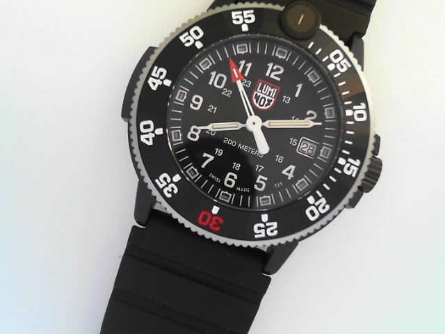 LUM BLCK WHTE 20ATM 43MM RUBBER STRAP