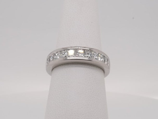LADIES PLAT AND PRINCESS DIAMOND BAND CHANNEL SET 0.75CTW