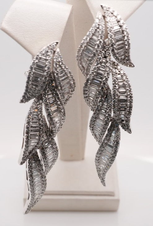 LADIES 18K DIAMOND BTS AND ROUND FASHION EARRINGS APX 12CTW